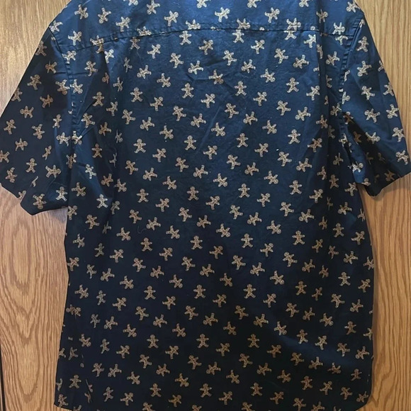 Penguin Brand Boys Large Gingerbread Christmas Holiday Button Down Dk Blue - Picture 4 of 7